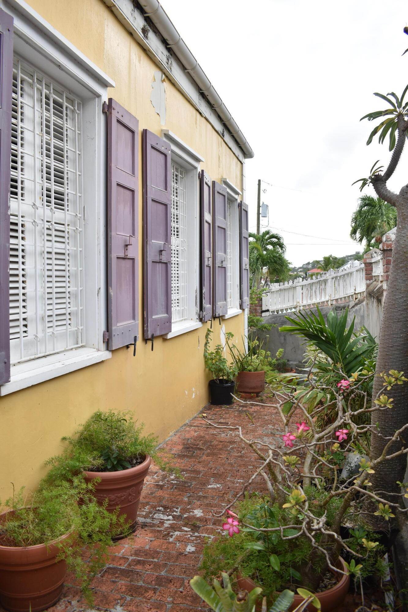 12. Single Family Homes for Sale at 26-27 Dronningens Gade KI St Thomas, Virgin Islands 00802 United States Virgin Islands