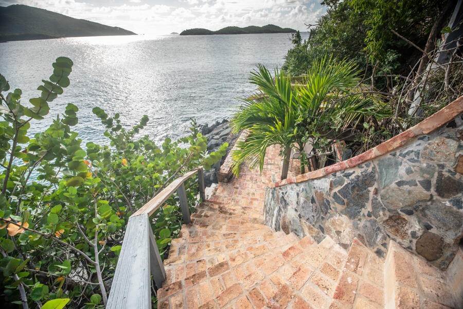 24. Single Family Homes for Sale at 4-30-4 Hull LNS St Thomas, Virgin Islands 00802 United States Virgin Islands
