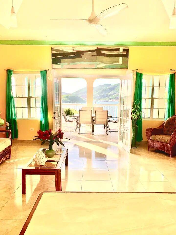 Multi-Family Homes в 21-22A Havensite FB St Thomas, Virgin Islands 00802 Виргинские Острова